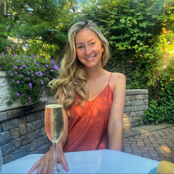 MEET YOUR POSHER, SHANNON - Picture 4 of 9